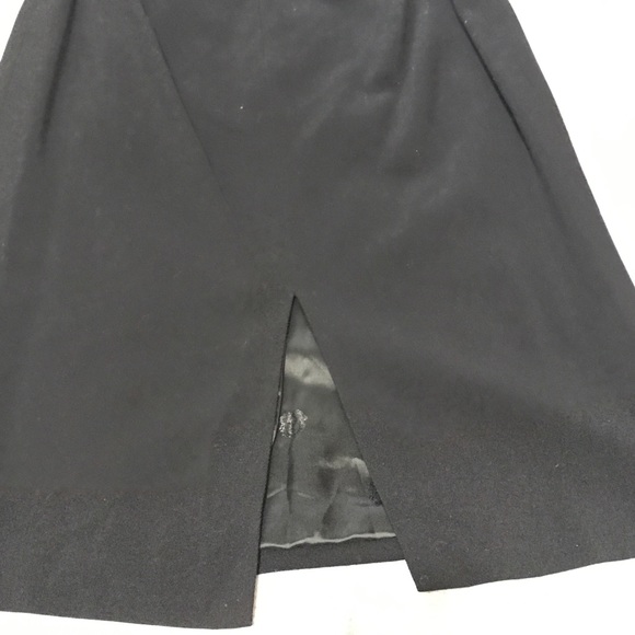 Authentic vintage Versace blazer and skirt set. - Picture 8 of 8